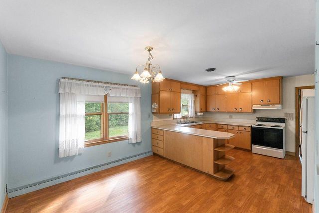 2300 Kevenauer DRIVE, Brookfield, WI 53005