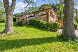 2300 Kevenauer DRIVE, Brookfield, WI 53005