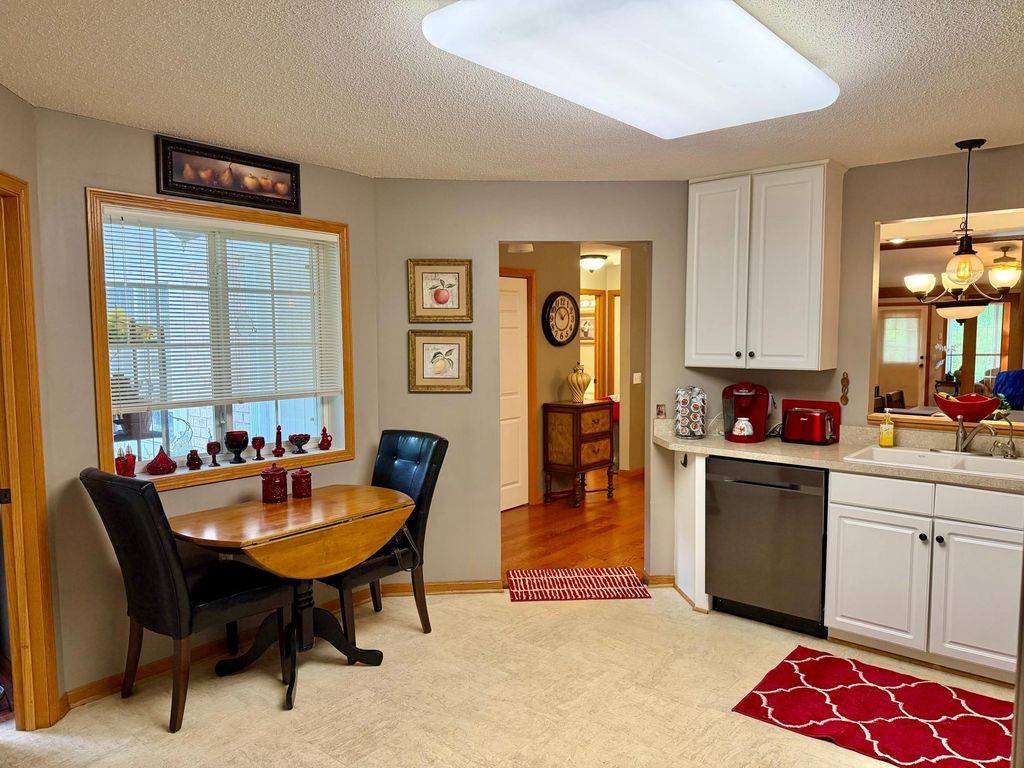 18699 Kalmar Court, Lakeville, MN 55044 — photo 4