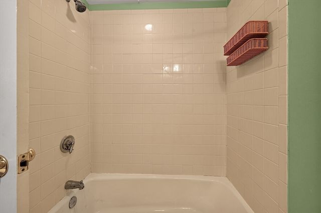 12 State Rd 2E, Plymouth, MA 02360