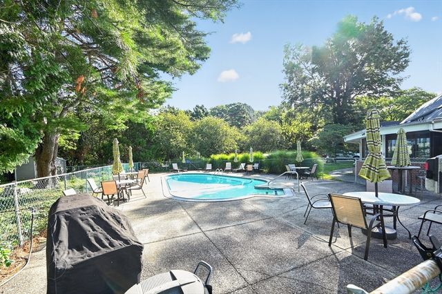 12 State Rd 2E, Plymouth, MA 02360