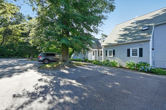 12 State Rd 2E, Plymouth, MA 02360