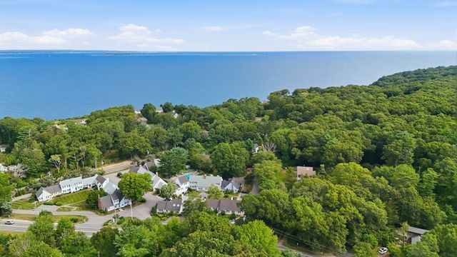 12 State Rd 2E, Plymouth, MA 02360