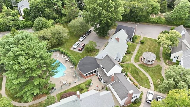 12 State Rd 2E, Plymouth, MA 02360