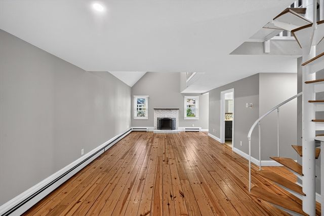 12 State Rd 2E, Plymouth, MA 02360