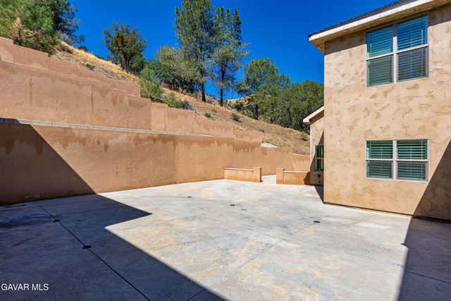 21824 Sunnybrook Drive, Tehachapi, CA 93561
