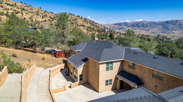 21824 Sunnybrook Drive, Tehachapi, CA 93561