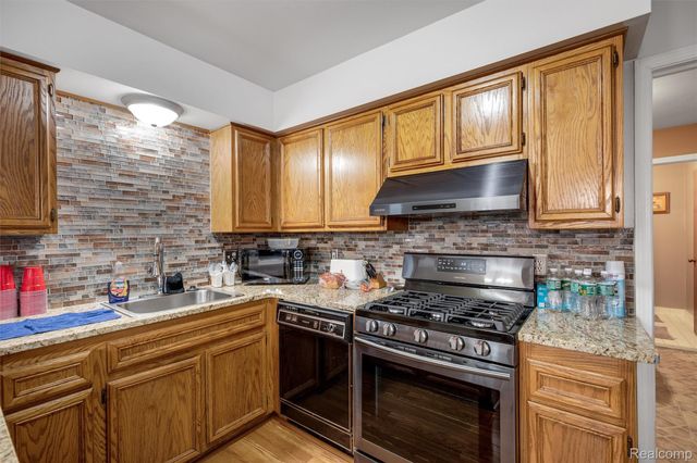 31896 Cristina Drive, Roseville, MI 48066