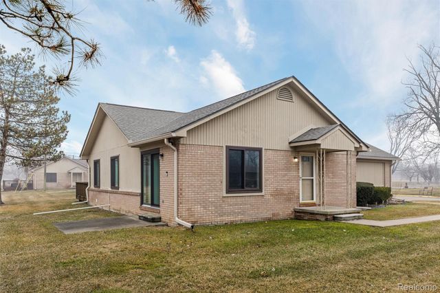 31896 Cristina Drive, Roseville, MI 48066
