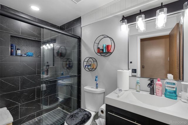 31896 Cristina Drive, Roseville, MI 48066