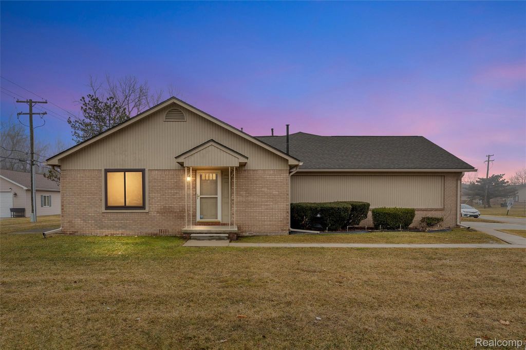 31896 Cristina Drive, Roseville, MI 48066