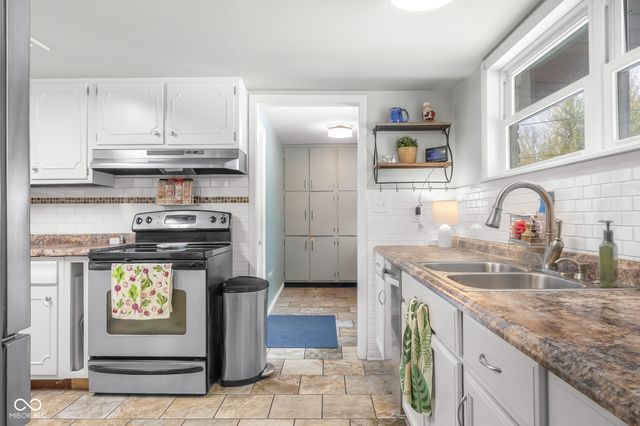 3035 Beech Court, Columbus, IN 47203