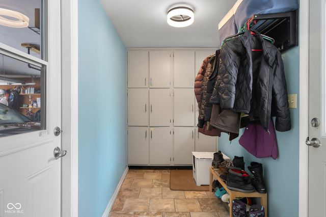 3035 Beech Court, Columbus, IN 47203