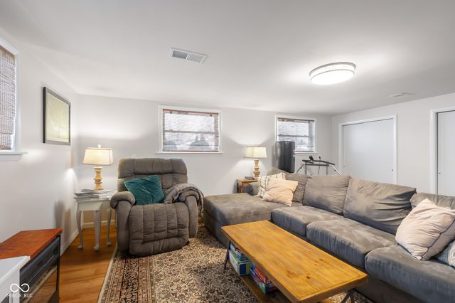 3035 Beech Court, Columbus, IN 47203