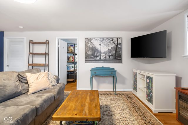 3035 Beech Court, Columbus, IN 47203