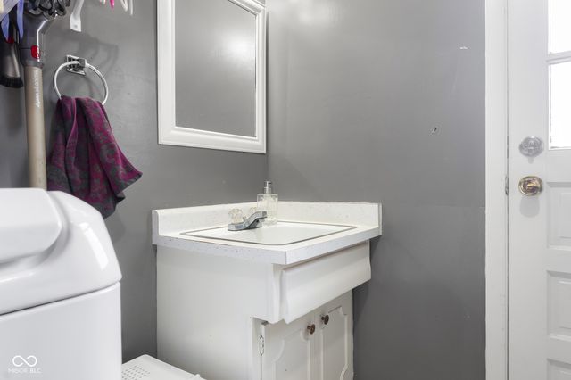 3035 Beech Court, Columbus, IN 47203