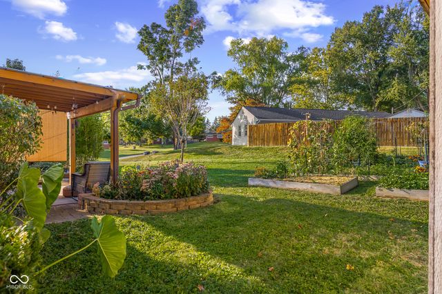 3035 Beech Court, Columbus, IN 47203