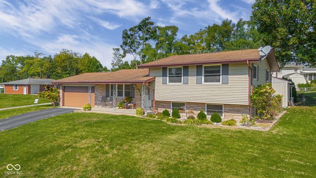 3035 Beech Court, Columbus, IN 47203