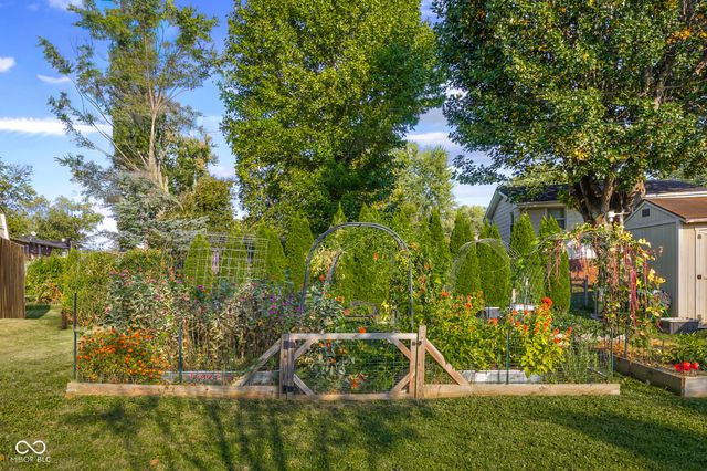 3035 Beech Court, Columbus, IN 47203