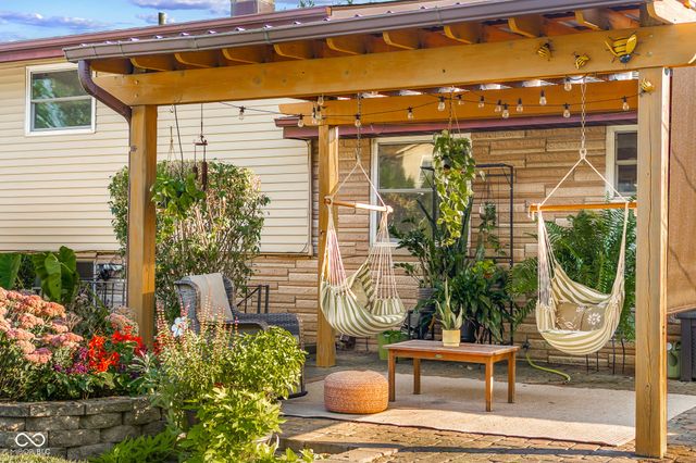 3035 Beech Court, Columbus, IN 47203