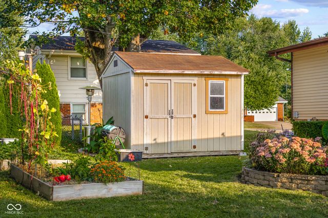 3035 Beech Court, Columbus, IN 47203