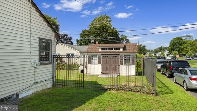 900 TOWER RD, Bristol, PA 19007