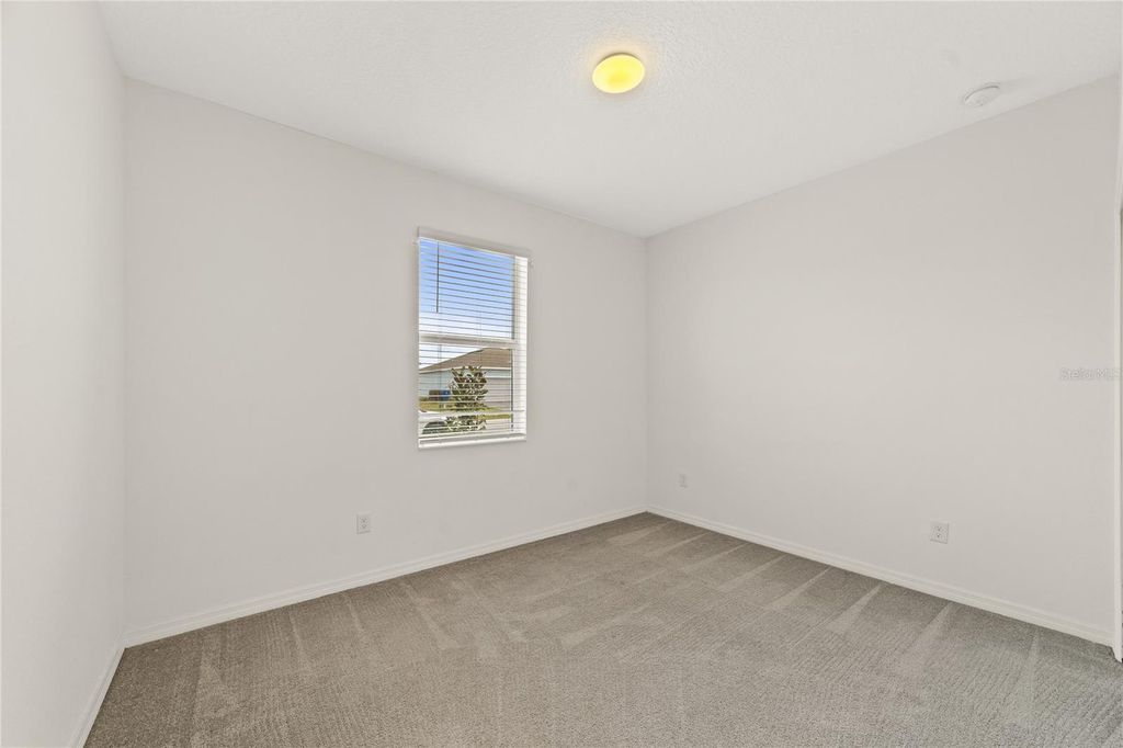 Image 15 of property listing at 662 FAIRVIEW AVENUE, Haines City, FL 33844