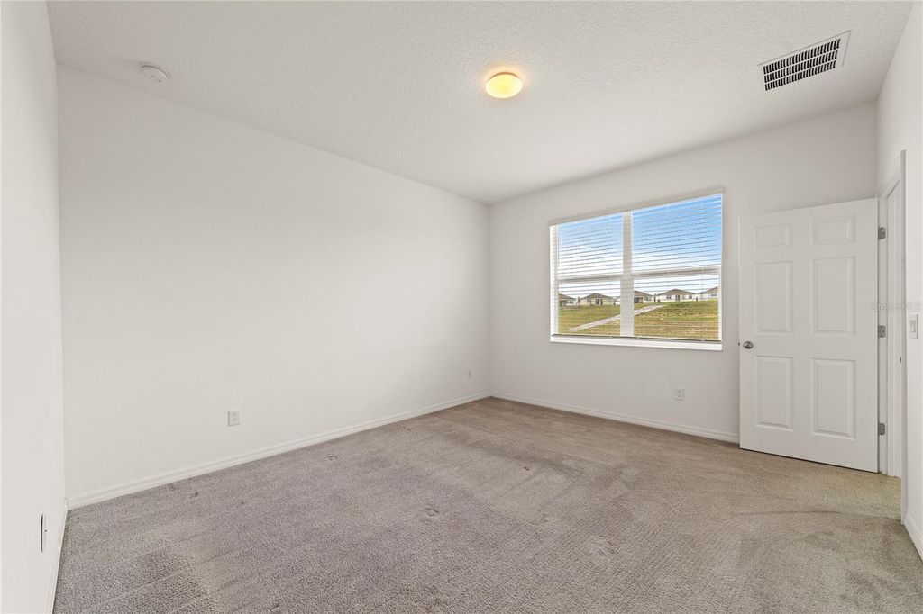 Image 18 of property listing at 662 FAIRVIEW AVENUE, Haines City, FL 33844