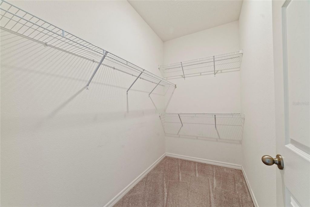 Image 19 of property listing at 662 FAIRVIEW AVENUE, Haines City, FL 33844