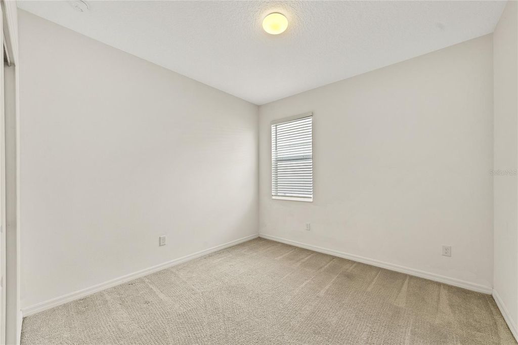 Image 9 of property listing at 662 FAIRVIEW AVENUE, Haines City, FL 33844