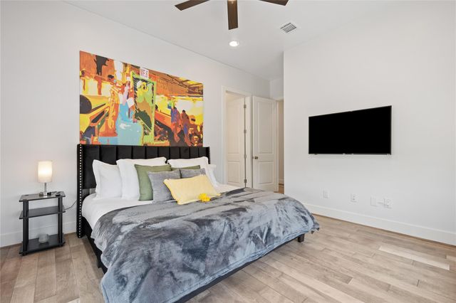 5914 Val Verde Street, Houston, TX 77057