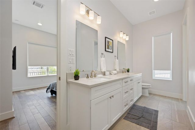 5914 Val Verde Street, Houston, TX 77057