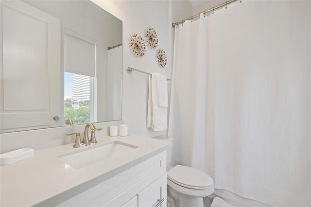 5914 Val Verde Street, Houston, TX 77057