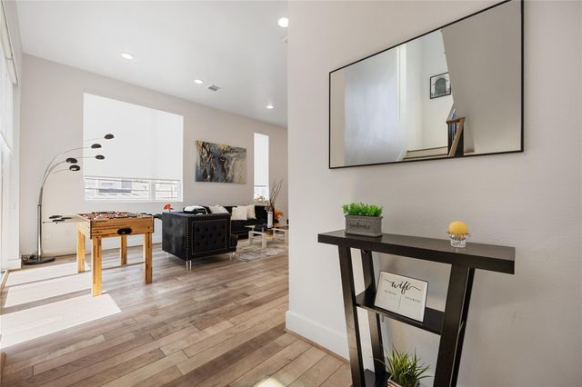 5914 Val Verde Street, Houston, TX 77057