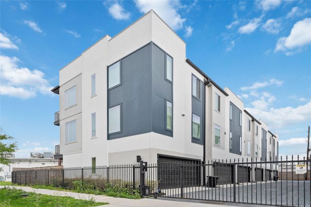 5914 Val Verde Street, Houston, TX 77057