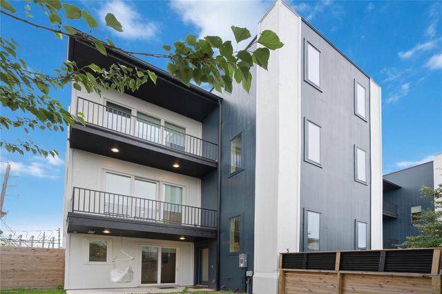 5914 Val Verde Street, Houston, TX 77057