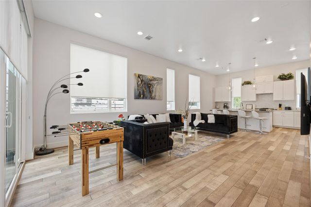 5914 Val Verde Street, Houston, TX 77057