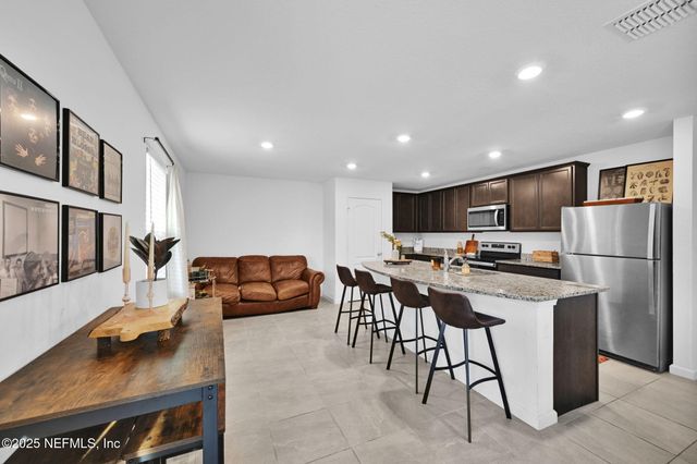 8668 LAKE GEORGE Circle W, Macclenny, FL 32063