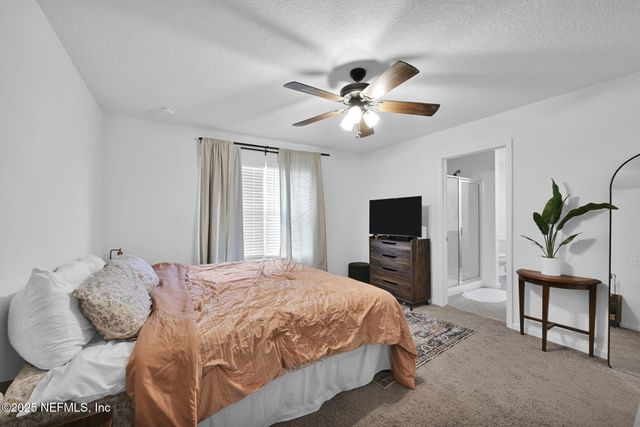 8668 LAKE GEORGE Circle W, Macclenny, FL 32063