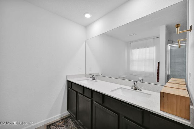 8668 LAKE GEORGE Circle W, Macclenny, FL 32063