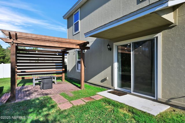 8668 LAKE GEORGE Circle W, Macclenny, FL 32063