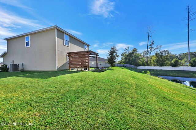 8668 LAKE GEORGE Circle W, Macclenny, FL 32063