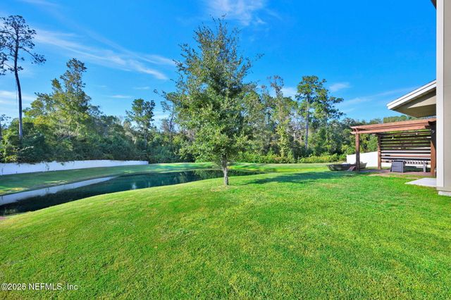 8668 LAKE GEORGE Circle W, Macclenny, FL 32063