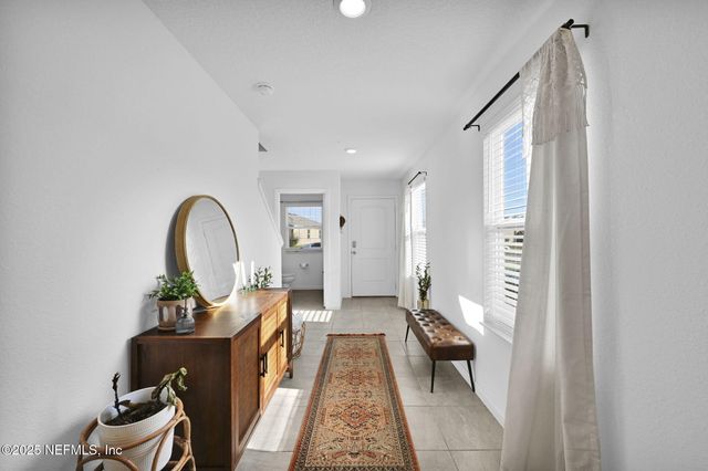 8668 LAKE GEORGE Circle W, Macclenny, FL 32063