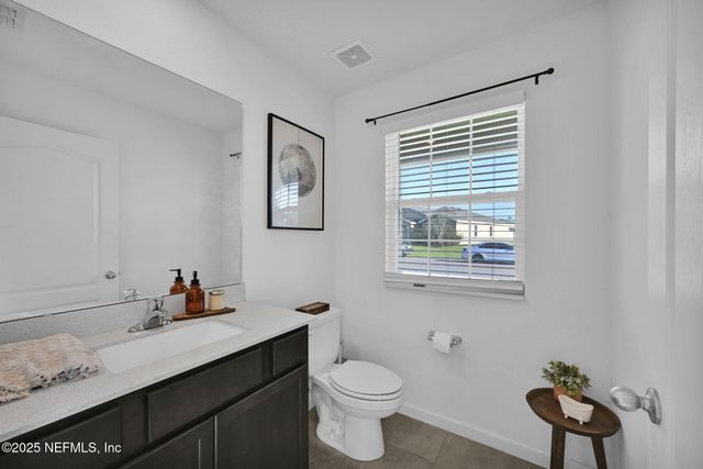 8668 LAKE GEORGE Circle W, Macclenny, FL 32063