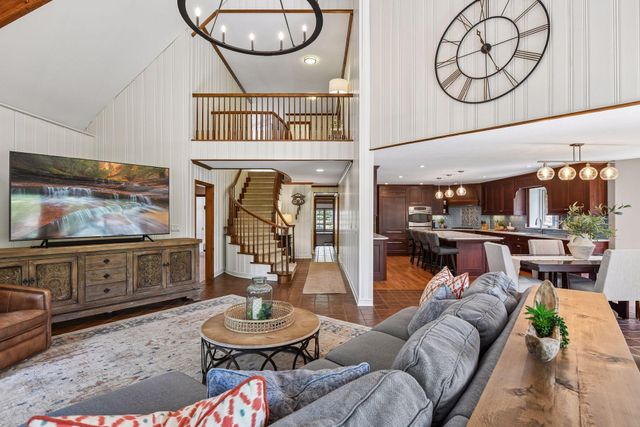 18217 Woolman Drive, Minnetonka, MN 55345