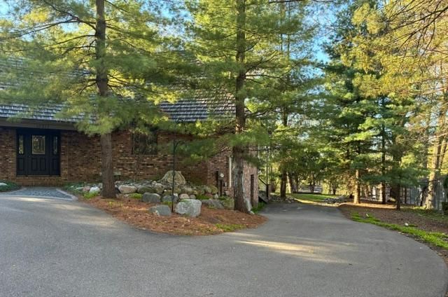 18217 Woolman Drive, Minnetonka, MN 55345