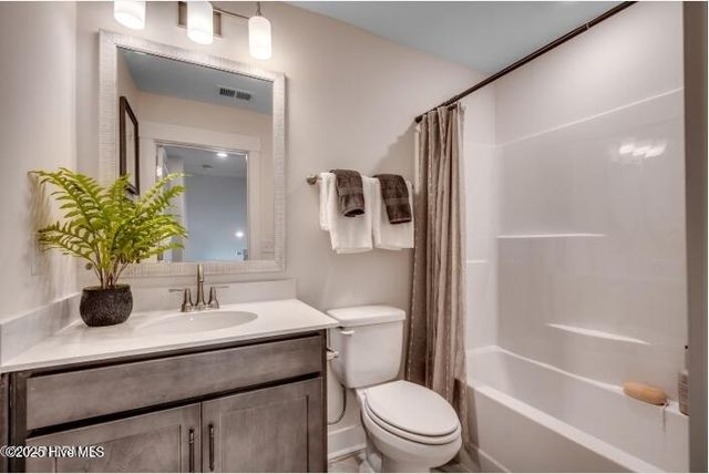 511 Heart Pine Avenue, Wilmington, NC 28411