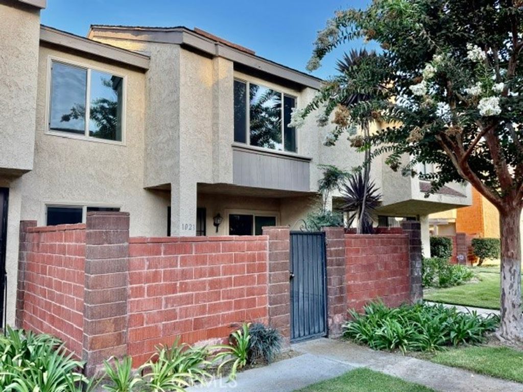 1021 W Lamark Ln, Anaheim, CA 92802 — exterior