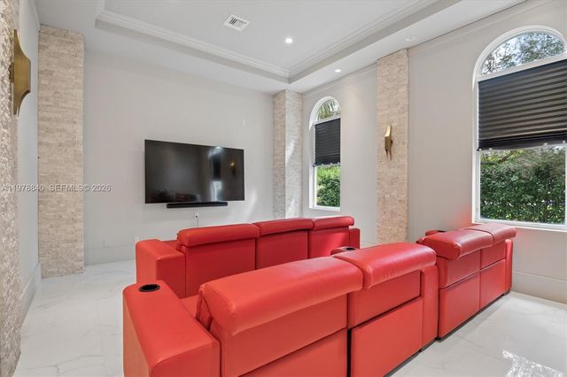 12922 Grand Oaks Drive, Davie, FL 33330
